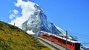 UÇAK PİSTİ ÜZERİNDEN TREN YOLU GEÇİYOR