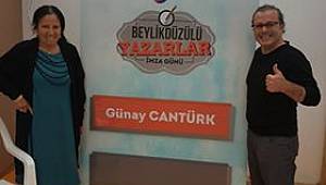 ŞAİR YAZAR GÜNAY CANTÜRK İSTANBUL BEYLİKDÜZÜ'N DE '' LEBİDERYA SESSİZLİĞİM ''  KİTABINI İMZALADI