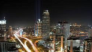 TÜRKİYE'NİN BALKONLARI BU GECE İSTİKLAL MARŞINDA