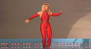 HAY QUE VENIR AL  SUR - RAFFAELLA CARRA ( SUPER PERFORMANCE )  