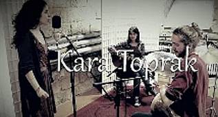 KARA TOPRAK / AŞIK VEYSEL – ( JULIA SCHULER / EVİN KÜÇÜKALİ / JAKOB HEGNER )