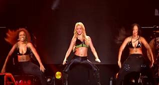 LOCA – SHAKİRA ( PARIS ) 