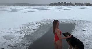 AYLARDAN ŞUBAT VE HAVA -8 DERECE HAYDİ MARİA GİBİ YÜZMEYE 