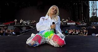 BETTER NOW – HOLLANDALI SÜPER STAR DAVİNA MİCHELLE SÖYLÜYOR 