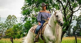 CIELO ROJO ( KIRMIZI GÖKYÜZÜ ) SONG – ANGELA AGUILAR 